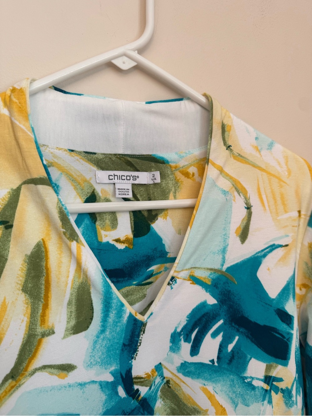 Chico’s Watercolor Abstract Top 3/4 Sleeve Women’s Size 2 US Large Blue Yellow - Picture 3 of 6